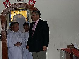 Bautizos Enero 1 del 2006: 
Diacono Jose Verduzco y recibiendo a los candidatos