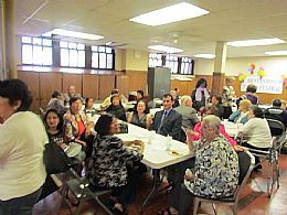 PRIMERA CELEBRACION EN IRVING PARK: 

